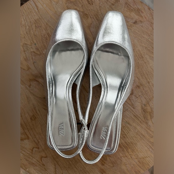 ZARA Silver Round Toe Sling Back Block Heel Size 9 - Picture 4 of 7